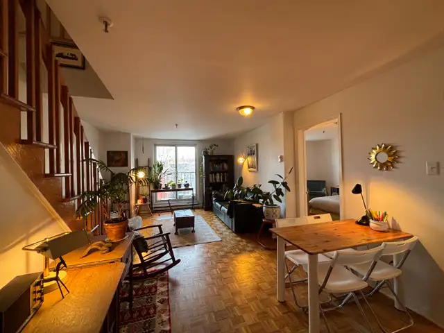 Superbe 4 ½ sur 2 étages au cœur du Plateau