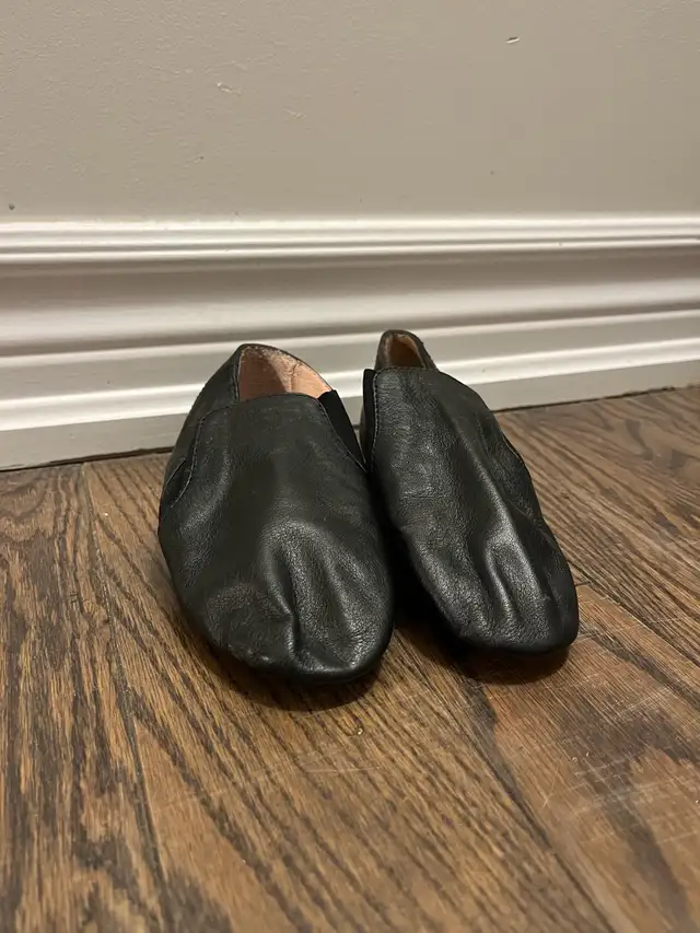 Bloch Ballet Shoes Size 9.5 in Kids & Youth in Oshawa / Durham Region - Image 2