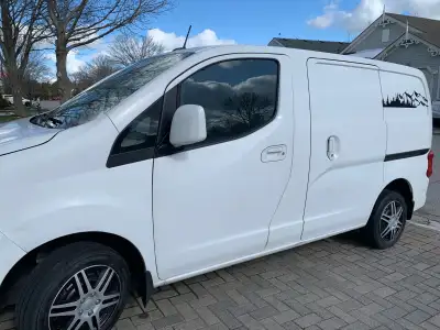 2013 Nissan NV200 Van Converted to a Camper Van - 161,000 km - 2L Engine - Automatic Transmission -...