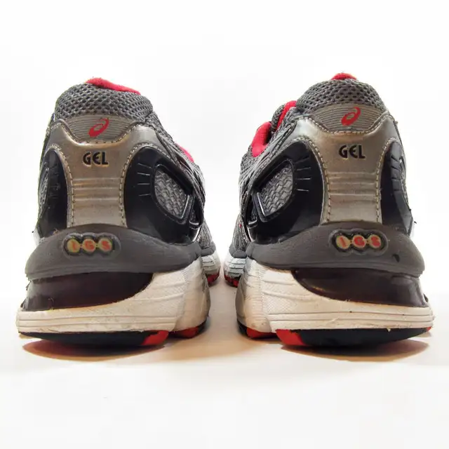 Asics Gel kayano 18 Silver Red Running Shoes ( Mens 10.5 US ) in Men's Shoes in Mississauga / Peel Region - Image 4