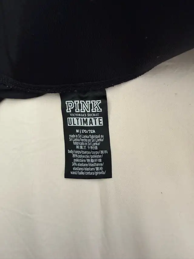 Woman’s Shorts (Medium) Great condition! in Women's - Bottoms in City of Toronto - Image 5