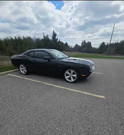 -Selling Black on black -Dodge challenger R/T 2014 - Automatic Transmission -68,000 Kilometers -$ 18...