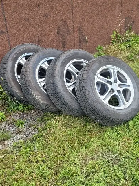 4 PNEUS GÉNÉRAL ALTIMAX RT 225/60 R16 AVEC 4 MAGS in Tires & Rims in Sherbrooke - Image 3