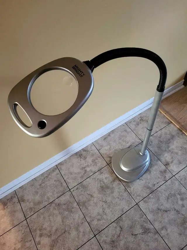 Mighty Bright LED Magnifying Floor Lamp in Indoor Lighting & Fans in Oshawa / Durham Region - Image 2