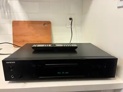 Cd player Onkyo C7030, View more