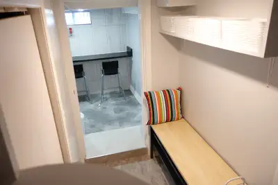 Bloor & Ossington - Room in a 2-bedrooms Modern Basement Unit *** Furnished *** SEPTEMBER 1, 2026 -...