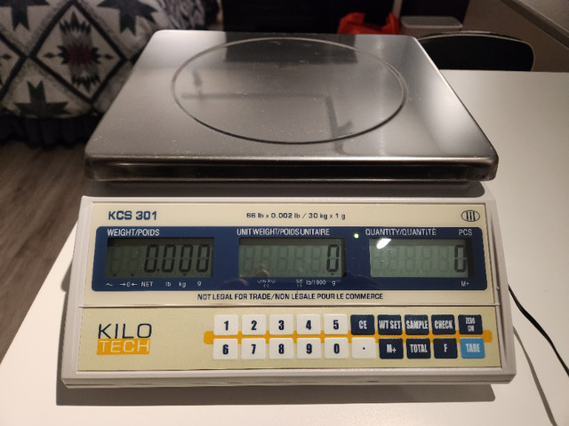 KILOTECH - KCS 301 DIGITAL COUNTING SCALE in Other Business & Industrial in Cole Harbour