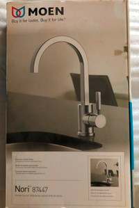 Moen one handle Kitchen Faucet (New) & adaptor plate