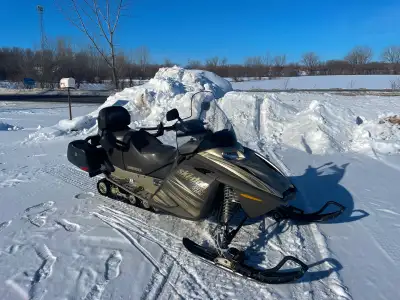 Skidoo Gtx Limited 600sdi 2005 de 25k km en très bonne condition pour son âge et bien équipé. - Vrai...