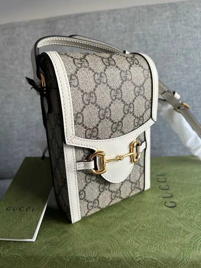 Gucci Horsebit 1955 Mini Bag in Women's - Bags & Wallets in Markham / York Region - Image 4
