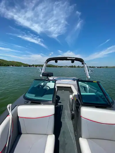 2019 MasterCraft NXT22 and Trailer 451 HOURS $85,500 Awesome 22’ surf boat! Well maintained and stor...