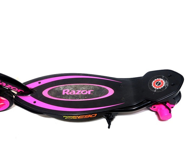 Razor Power Core E90 Electric Scooter in Toys & Games in Mississauga / Peel Region - Image 4