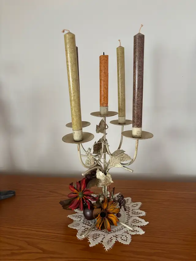 Chandelier pour 5 chandelles in Home Décor & Accents in Laval / North Shore - Image 2
