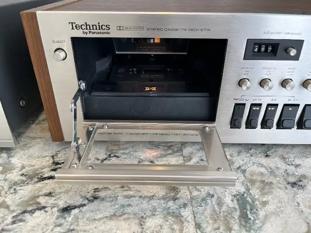 Technics 671A Vintage cassette deck in Stereo Systems & Home Theatre in Gatineau - Image 4