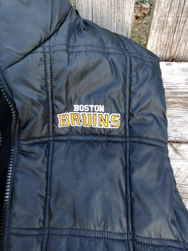Boston Bruins Size XL Vest, Bruins Logo On Front, Zippered in Arts & Collectibles in Oshawa / Durham Region - Image 2