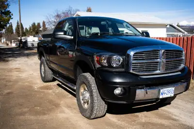 2008 Dodge Ram 3500 6.7L EGR delete kit 285,000km Firestone air bags Rear brakes recently done. (Pos...
