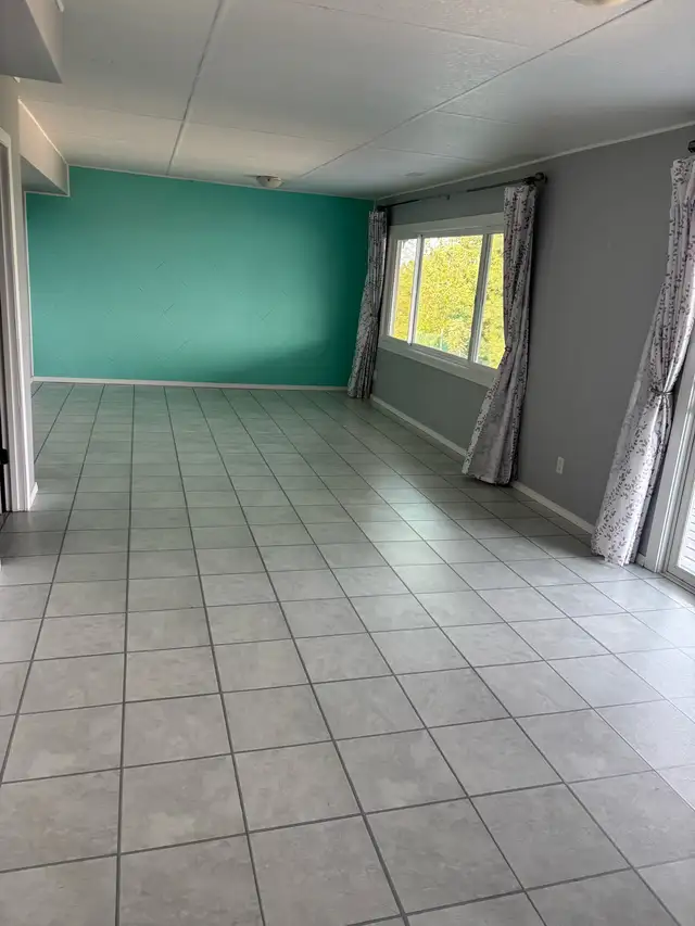 Nice house for rent in Peachland BC in Long Term Rentals in Kelowna - Image 10