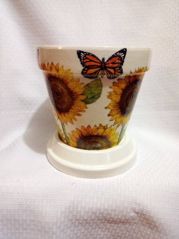 Sunflowers Collage 6" Planter ~Handmade! in Home Décor & Accents in Mississauga / Peel Region