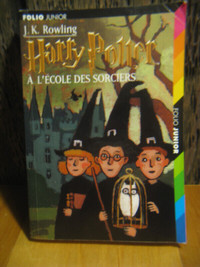 HARRY POTTER À L'ÉCOLE DES SORCIERS. Folio 899