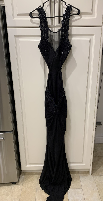 Black Grad Dress - Full-Length Size 8 in Women's - Dresses & Skirts in Corner Brook - Image 3