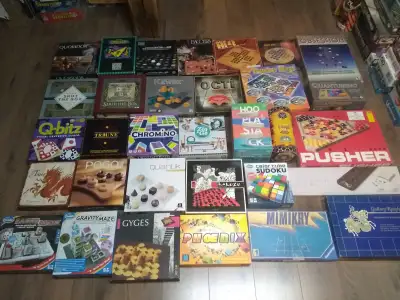 Quoridor 30$ Alcatraz 30$ Joggle 20$ Bacchus 20$ Deluxe Hi-Q 25$ Solitaire 20$ Obsession 35$ Shut th...
