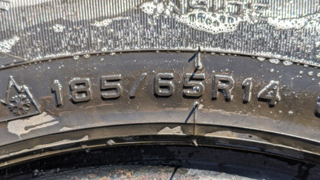 185 65R14 : 4 pneus neufs Interstate Duration 30 in Tires & Rims in Gatineau