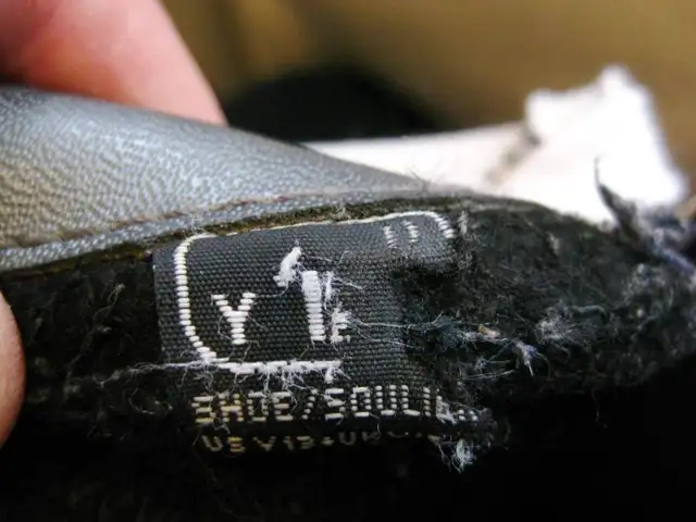 Pair Of Youth Bauer Vapor Size Y13 Kids Hockey Skates -No Laces in Hockey in Kitchener / Waterloo - Image 5