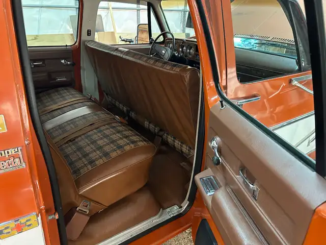 1975 Chevy square body crew cab in Classic Cars in Markham / York Region - Image 6