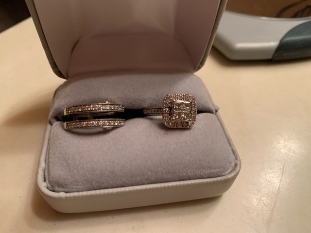 Engagement and Wedding band set in Jewellery & Watches in Edmonton - Image 2