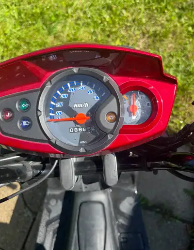 scotter excellente condition BWS 2018 8886 km