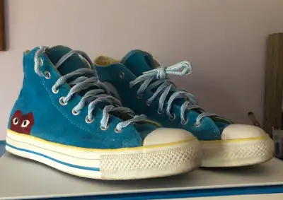 Converse Chuck Taylor shoes light blue suede with a touch of custom art. Size 9.5 (women’s ) or 7.5...