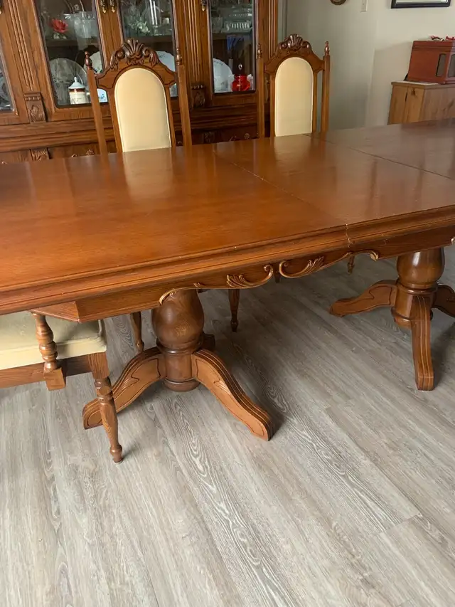 Dining Room Table, Buffet/Hutch in Dining Tables & Sets in Belleville - Image 3