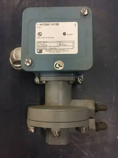 United Electric Controls Differential Pressure Switch, View more