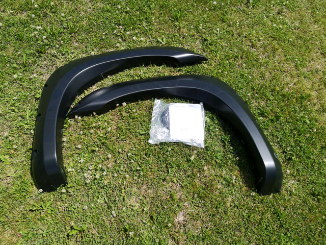NEW NISSAN TITAN Bushwacker Pocket Style Fender Flares 70013-02 in Other Parts & Accessories in Moncton