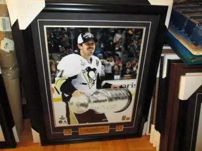 Evgeni Malkin Signed 16 x 20 Framed Photo - Frameworth C.O.A., View more