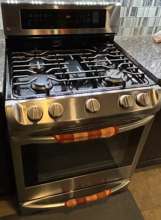 LG Gas Stove – Stainless Steel628666607637771211