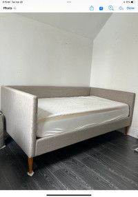 Modern twin daybed