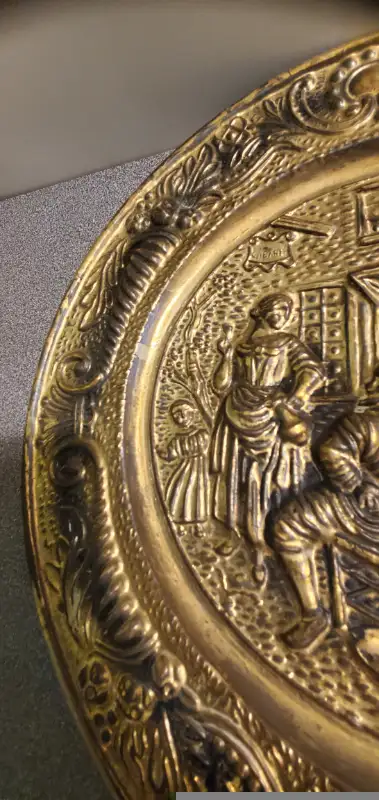 Vintage Brass Wall Plate in Arts & Collectibles in City of Toronto - Image 6