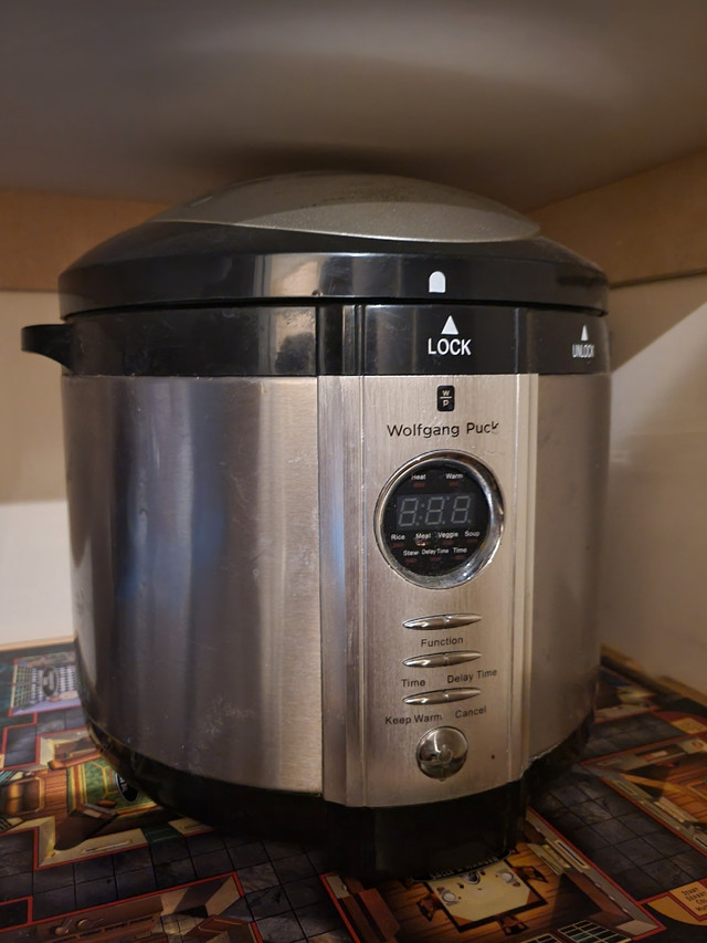 Wolfgang Puck pressure cooker similar to instant pot in Microwaves & Cookers in Edmonton