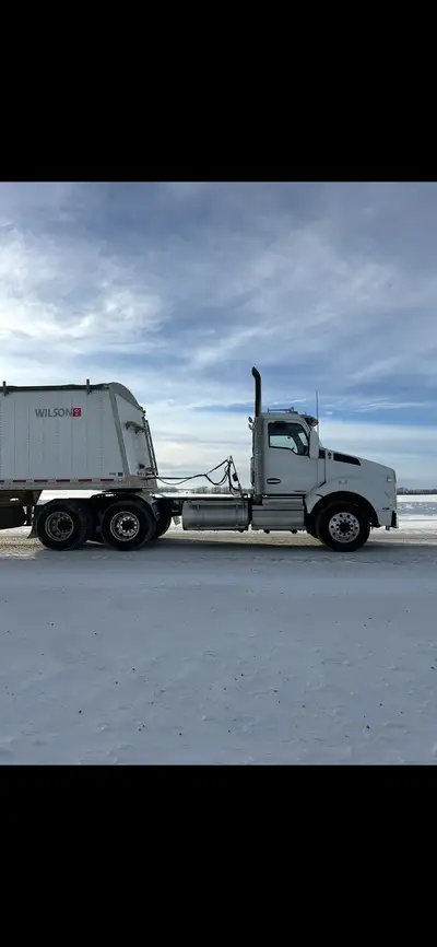 2019 Kenworth T880 Fresh cvip 510 Mx 46 rears 18 speed manual 4 way lockers Engine webasto 650 000 K...