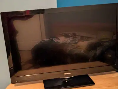 For sale Flat 32 Hisense screen TV It's not a smart tv It's in excellent condition It's comes with R...