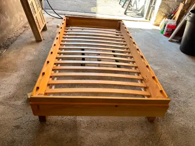 Base de lit simple en bois, View more