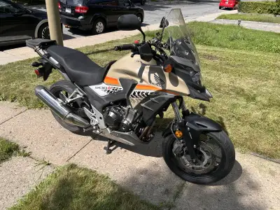 This 2016 Honda CB 500X is a reliable and versatile adventure-style motorcycle that is in good used...