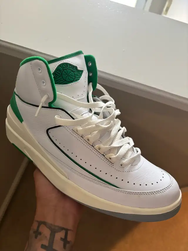 Jordan retro 2 Lucky Green  in Men's Shoes in Mississauga / Peel Region - Image 3