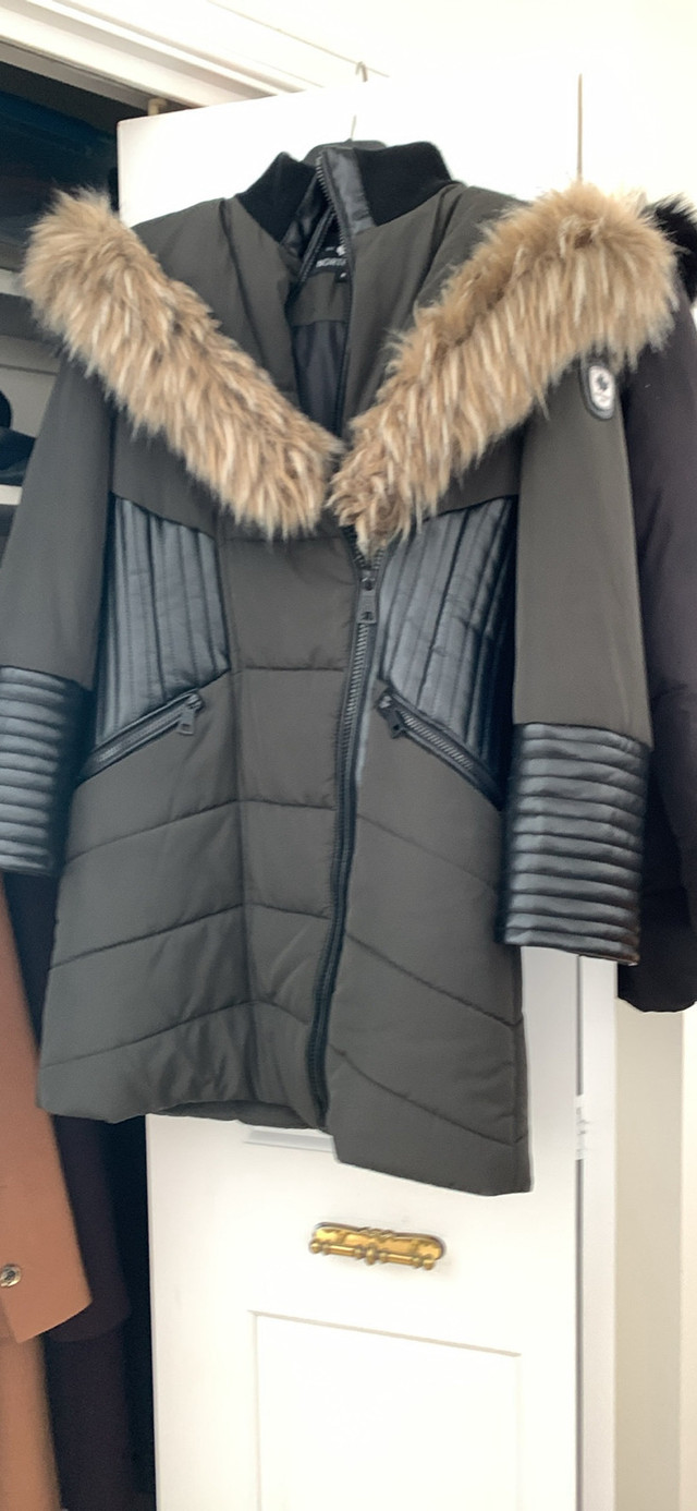 Ladies coat in Women's - Tops & Outerwear in La Ronge