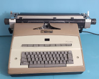 IBM Executive Model D, Vintage Electric Typewriter, Works