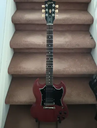 Gibson SG Tribute/Hardshell Case, View more