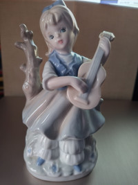 Figurine en céramique - jeune fille