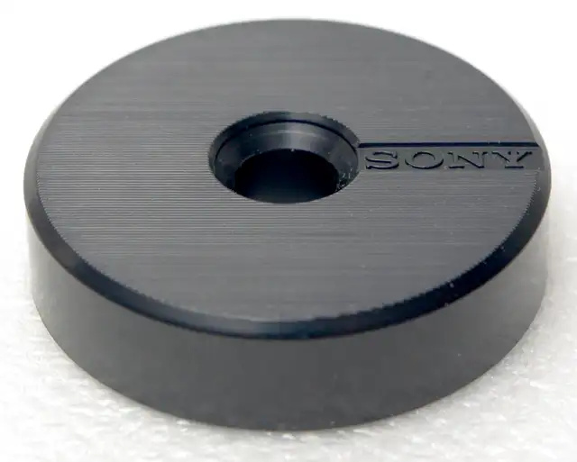 Vintage Original Sony Turntable 45 RPM Adapter in Stereo Systems & Home Theatre in Edmonton - Image 2