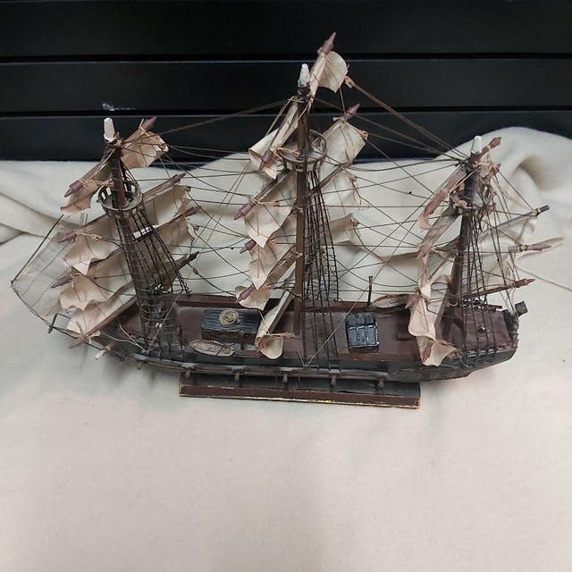 Ship - Vintage hand made war ship - Fragata Espanola. in Arts & Collectibles in Red Deer